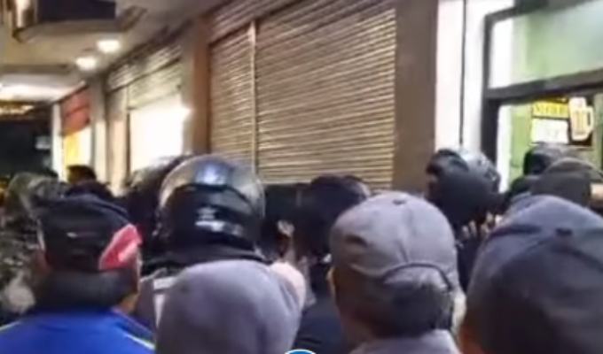 Intento de Linchamiento a Presuntos Extorsionadores en Ambato