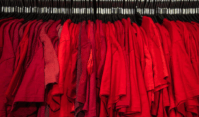 Descubre el Fascinante Origen de Usar Ropa Interior Roja en Año Nuevo