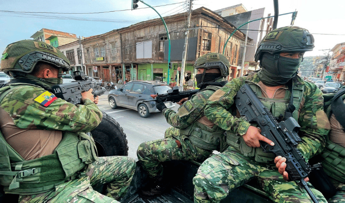 Ecuador en 2023: Año Marcado por la Inestabilidad Política y Desafíos