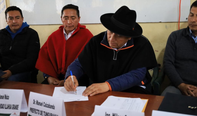 Firman convenio para manejo de páramos en Comunidad Illagua Grande