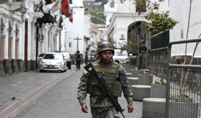 Ecuador en Encrucijada: ¿Qué Pueden Aprender los Países Vecinos?