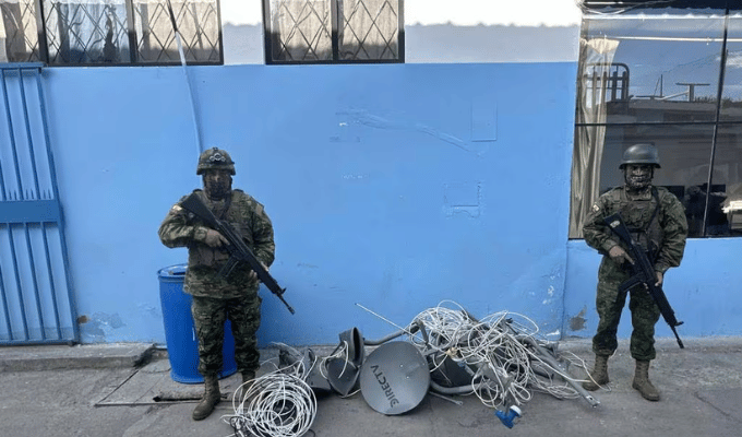 Contra la Ilegalidad: FF. AA. Retiran Internet Clandestino de Prisión