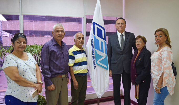 CFN adquiere bonos para beneficio de maestros jubilados