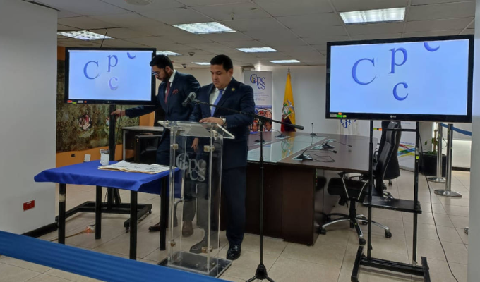 El CPCCS desafía a Lasso para conservar su edificio