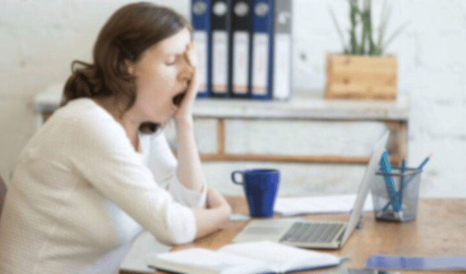 ¿Por Qué Nos Sentimos Cansados Aunque Durmamos Bien?