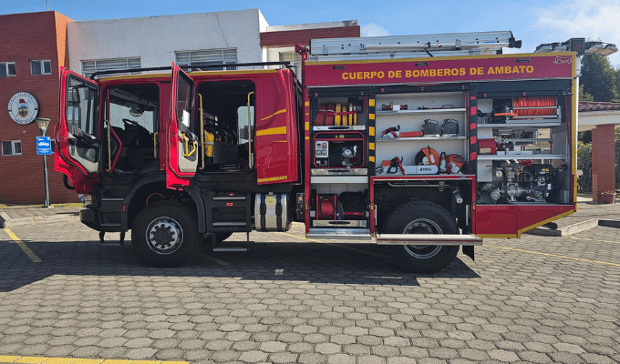 ¡Casacas Rojas equipados! Ambato recibe unidades para emergencias.