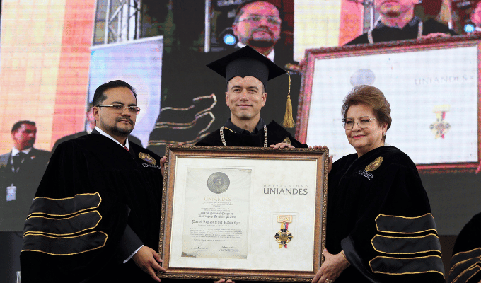 Uniandes Otorga Reconocimiento al Presidente Daniel Noboa