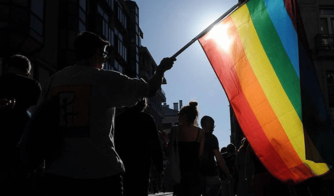 Ley en Ghana Amenaza Derechos LGBTIQ+ y Estabilidad Financiera