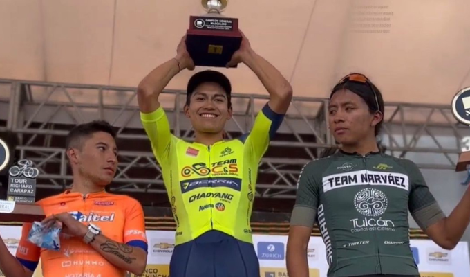 Brayan Obando, campeón del Tour Richard Carapaz