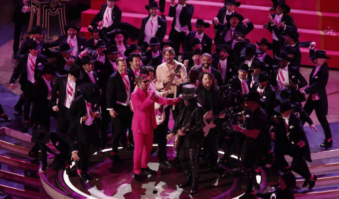 Ryan Gosling y Slash deslumbran en los Oscar 2024 con 'I'm Just Ken'
