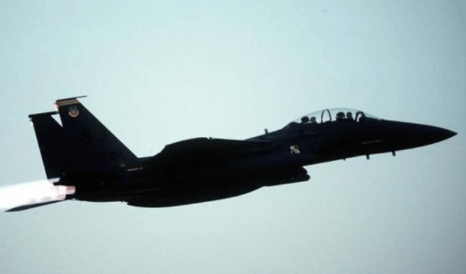 Metanfetaminas y Modafinilo: El Doble Filo de la Vigilancia Aérea