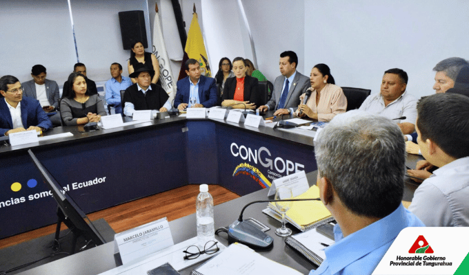 Prefectos del Ecuador se Plantan Frente a Crisis Financiera Nacional