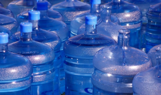 Ecuador: Bacterias Detectadas en Siete Marcas de Agua Embotellada
