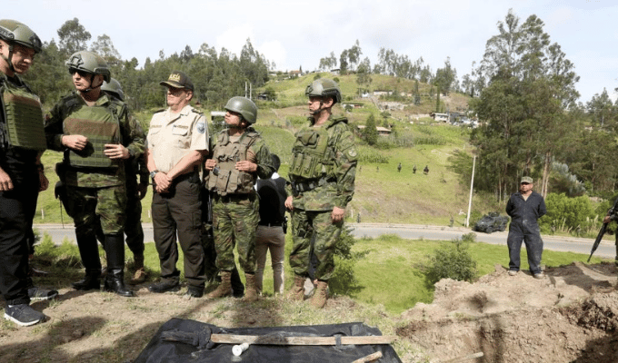 Campaña por seguridad: Presidente inspecciona cárcel de Turi.