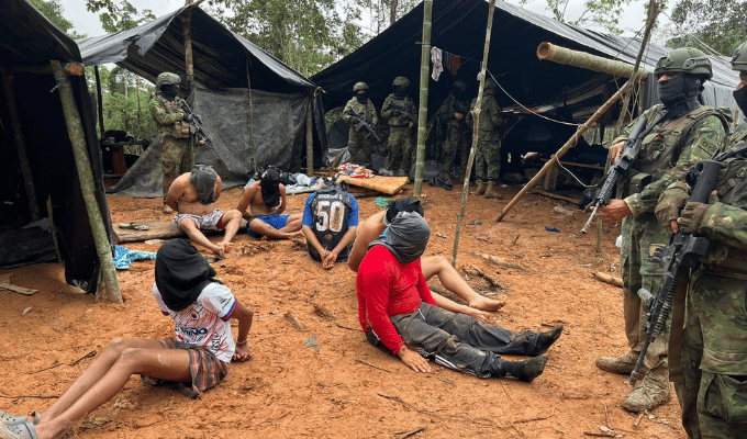 Enfrentamiento en Orellana: Fuerzas Militares Contra Minería Ilegal