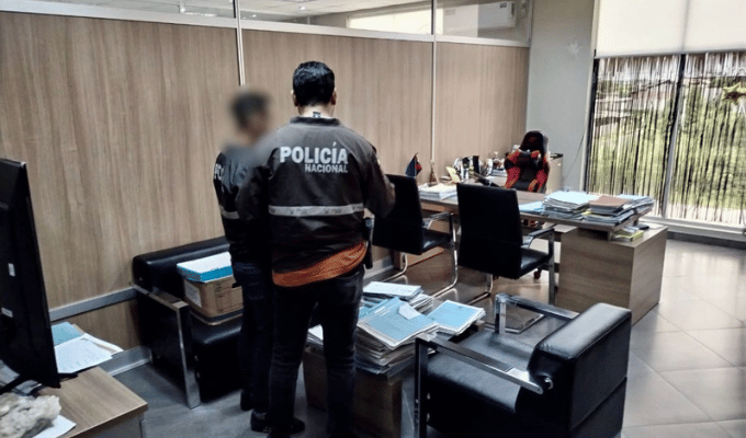 Policía y Fiscalía irrumpen en 8 provincias por el caso Plaga