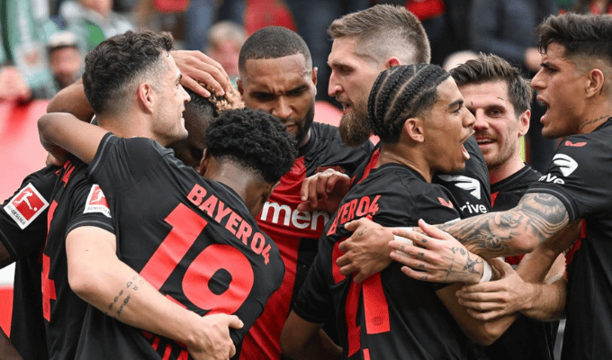 Leverkusen aplasta 5-0 al Werder Bremen y levanta la copa