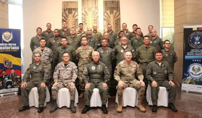 Cumbre en Quito: Jefes de 15 países discuten cooperación aérea
