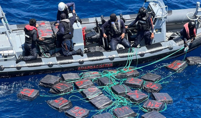 ¡Golpe al narcotráfico! 1,5 toneladas de droga decomisada en Galápagos
