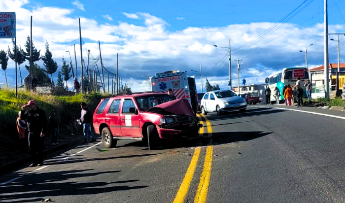 Choque en Panamericana Sur: un herido y daños materiales