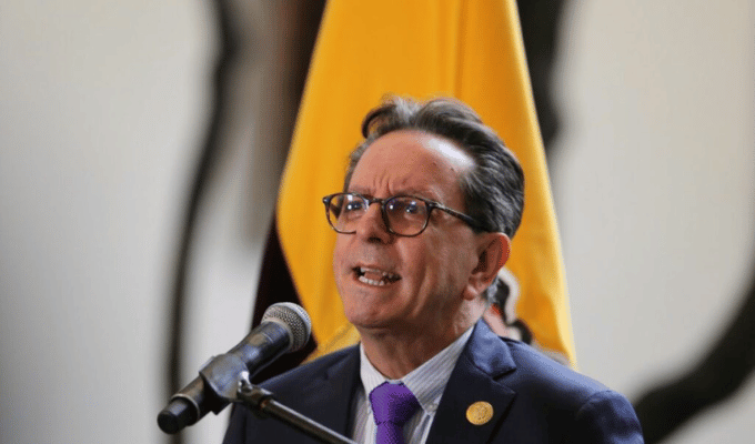 Cambios en el gobierno: Izurieta deja su cargo para unirse al BID