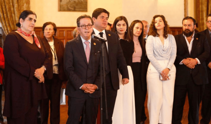 Irene Vélez asume la Secretaría de Comunicación tras simbólica entrega