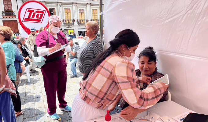 Brigada médica de Tía atiende a más de 350 personas sin costo en Quito