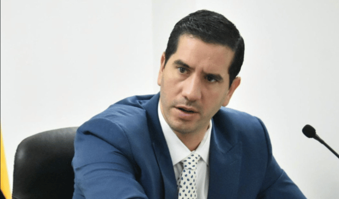 Roberto Luque anuncia suspensión de apagones en Ecuador