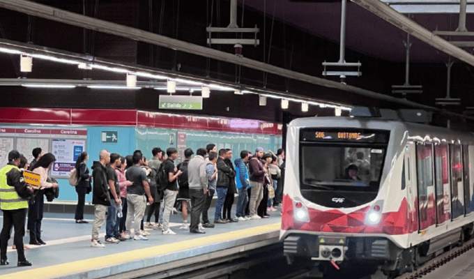 Pabel Muñoz y Mauricio Rodas se enfrentan por el Metro de Quito.