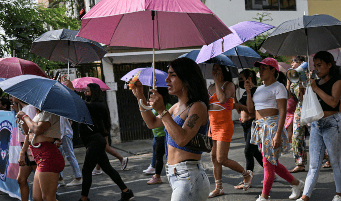 Nuevo decreto en Perú considera transexualidad como trastorno mental