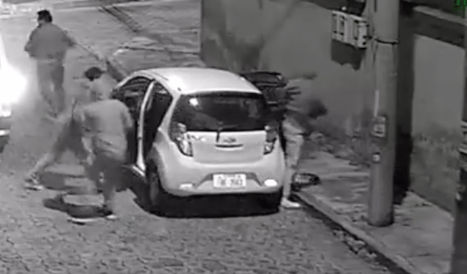 Taxista informal en Quito sufrió violento asalto: agresión y robo