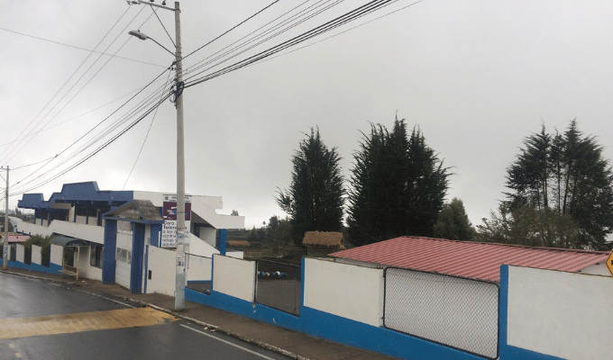 Entrega de dispositivos de seguridad en institución de Tisaleo