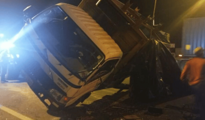 Tres heridos y cierre parcial en la Panamericana Sur por volcamientos
