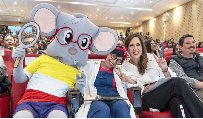 Ministra de Educación inaugura curso MOOC para docentes en Quito