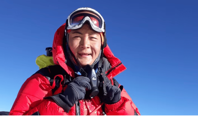 Phunjo Lama conquista el Everest en solo 24 horas y 26 minutos
