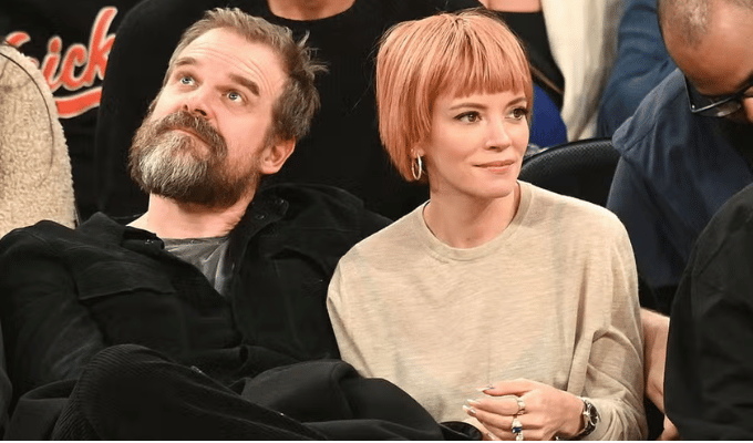 Estricta regulación de Lily Allen y David Harbour sobre sus celulares