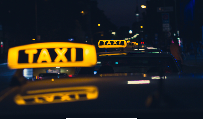 Gobierno negocia con taxistas medidas compensatorias por subsidio