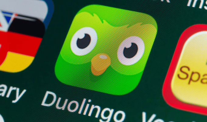 Rusia obliga a Duolingo a eliminar referencias LGBTIQ+ de su app