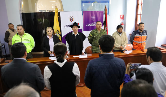 Graves deslaves afectan a familias; vía Baños-Puyo en emergencia