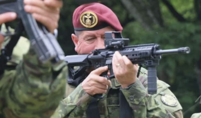 Esmeraldas recibe moderno armamento israelí para combatir terrorismo