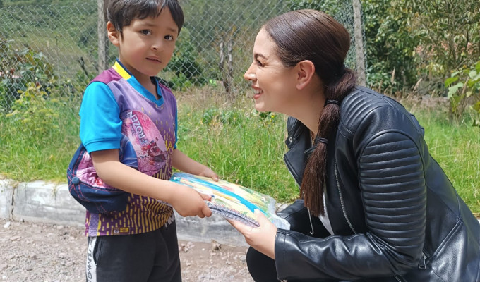 Comunidad educativa recibe apoyo tras desastre en Penipe