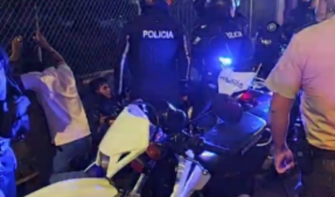 Ambato: Capturan a delincuentes armados con pistolas de juguete