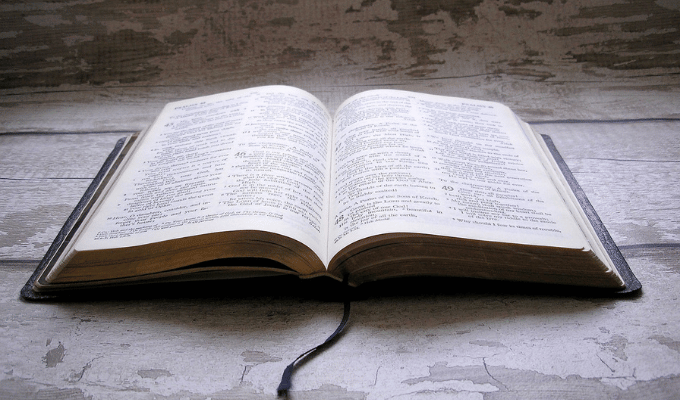 ¡Escuelas de Oklahoma obligadas a enseñar la Biblia!