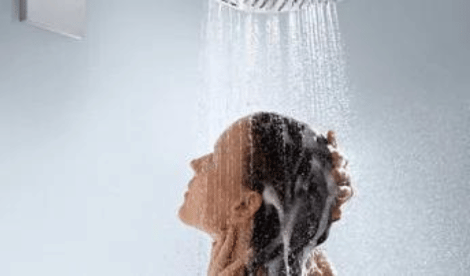 ¡Bañarse todos los días podría ser dañino, según Harvard!