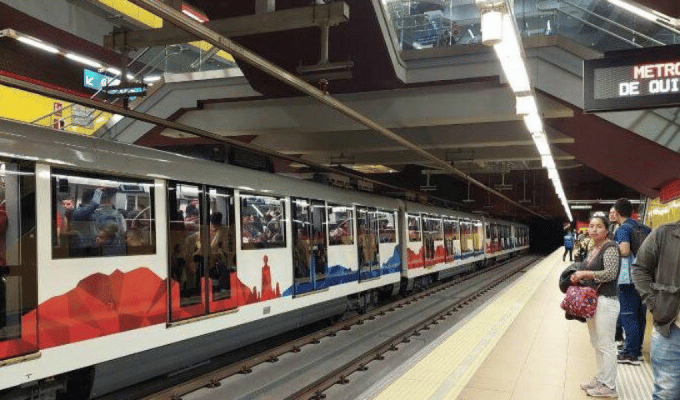 Tren del Metro de Quito recibe mantenimiento técnico