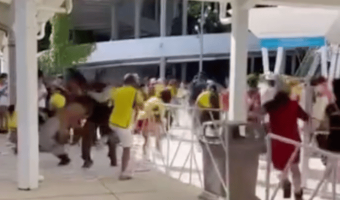 Choque de hinchas y policías previo a Colombia vs. Argentina