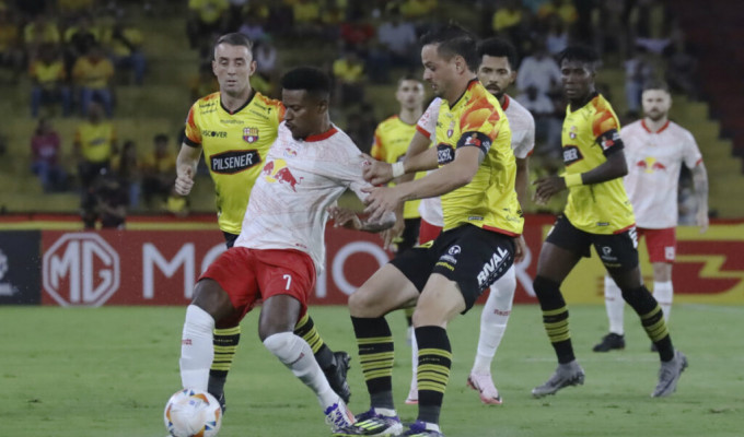 Homenajes y empate en el Monumental: Barcelona SC 1-1 Bragantino