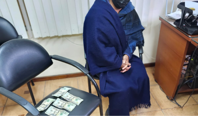 Detienen a estafadora con billetes falsos en mercado Mayorista
