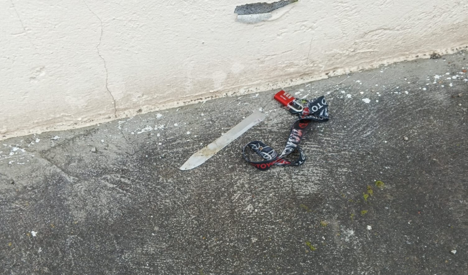 Ladrón golpeado tras intento de robo en local de encomiendas en Ambato