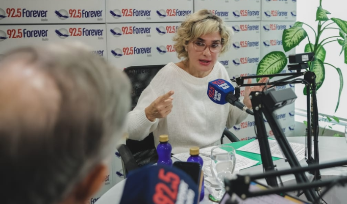 Cynthia Viteri se aleja del PSC y critica a excompañeros del partido